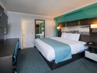 Symphony Inn Hotels near Circus Center