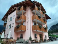 Hotel Garni Arnica - Mountain view