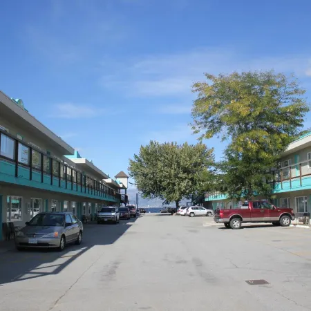 Tiki Shores Inn & Suites