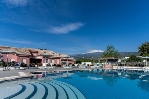 Dipladenia Garden Country Resort - parking