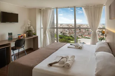 Tryp by Wyndham Varginha Cafe Royal Hotels near Praça Helba Paiva Lacerda