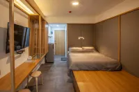 Comfy Studio Apartment by Reqhome فنادق في Buahbatu