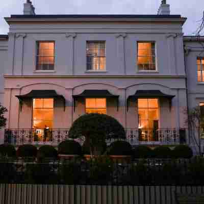 No131 the Promenade Hotel Exterior