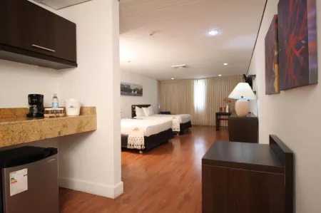 Hotel CCT Caracas Отели рядом с достопримечательностью «Edificio Humboldt»