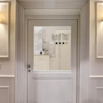 โรงแรมติโต โรงแรมใกล้วิลลา Villa Torlonia