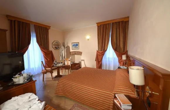 阿奎&貝內塞爾中心酒店