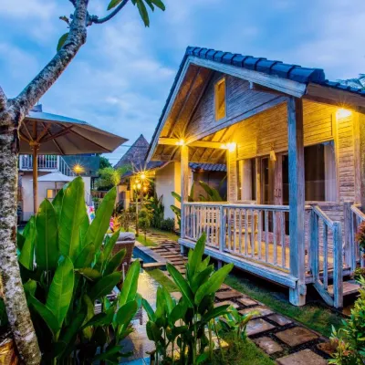 The Syron Huts Lembongan Hotels near Nusa Lembongan