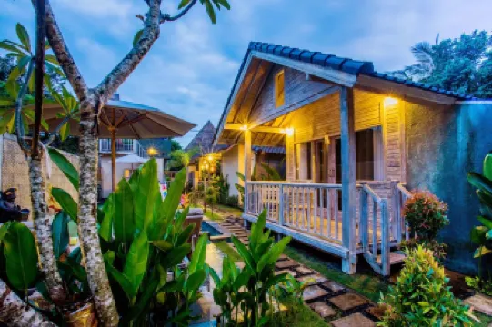 The Syron Huts Lembongan Hotels near Nusa Lembongan