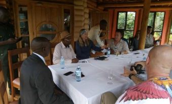 Trackers Safari Lodge Bwindi