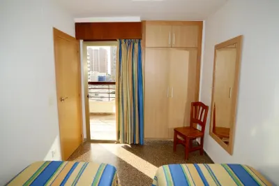 أبارتمينتوس أكواريام 2 Hotels near Parroquia de San Jaime y Santa Ana
