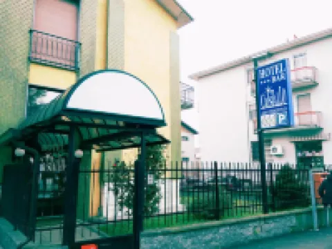 Hotel Cristallo Hoteles cerca de Stadio Cameri