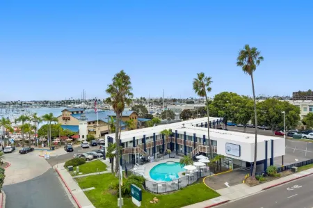 Sea Harbor Hotel - San Diego Отели рядом с достопримечательностью «Пойнт Лома»