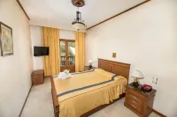 Famissi Hotel Hotels in Каламбака