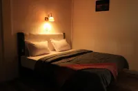 Laster Jony's Hotels in Tomok