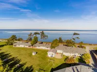 Dungeness Bay Cottages - Mountain view