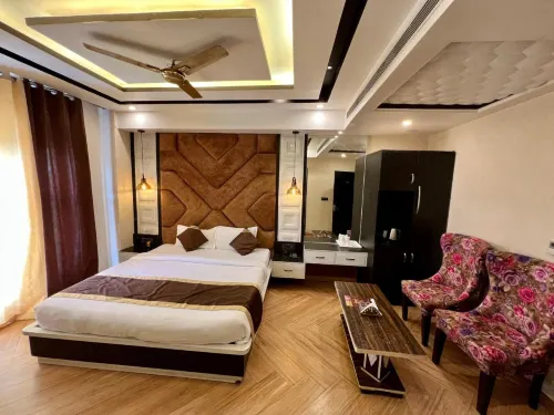 Hotel Pleasant View فنادق في Raebareli