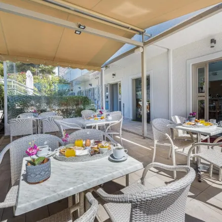 Erato Hotel
