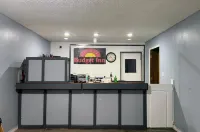 Oasis Inn & Suites