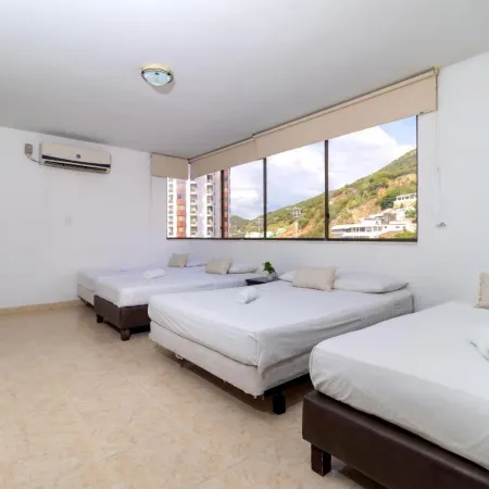 Hotel Axis Inn by GEH Suites
