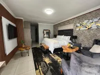 Villameyer Lodge Hotels in Silver Lakes Golf Estate