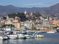 53 Solaro Apartments Hotels near Villa Ormond