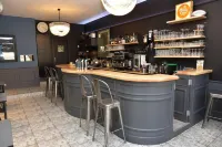Cafe de Paris Hotel a Figeac