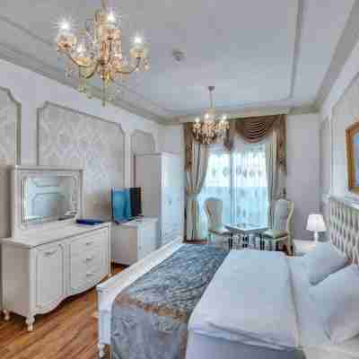 Royal Hotel Rooms