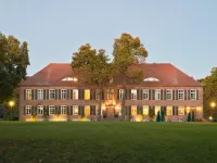 Hotel & Restaurant Gutshaus Ludorf Ξενοδοχεία στην πόλη Muritz