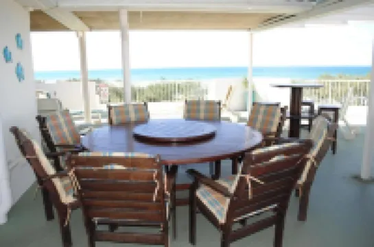 Surfside on the Beach Hotels in Buddina