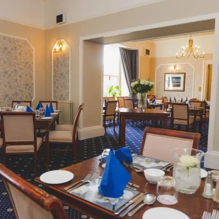 Sunninghill Hotel
