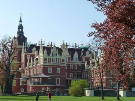 Hotel Kristall Отели в г. Грос-Дюбен