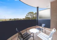 Sydney Airport Suites Hotels in Rosebery