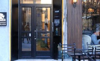 Dominic Smart & Luxury Suites - Republic Square