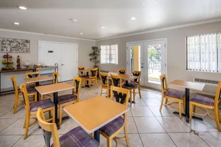 Ramada by Wyndham Mountain View Отели рядом с достопримечательностью «Гуглплекс»