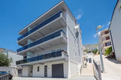 Apartments the Seasons Residence Hotels in Duće