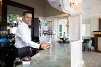 The Marine Hotel - bar