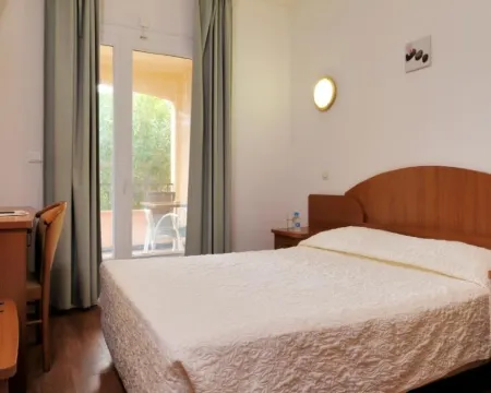 Hotel Stella Marina Hotele w: Serriera