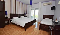 Guesthouse Vissinokipos - Biker Friendly - Motorradhotel - balcony