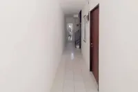 RedDoorz Near Alun Alun Kota Serang Hotel a Waringinkurung