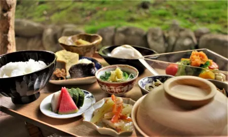 Cest la VIE Отели рядом с достопримечательностью «Hinosawadai Shrine»