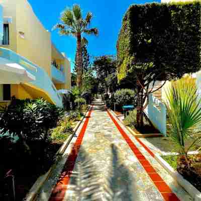 Mediterranea Apartments Hotel Exterior