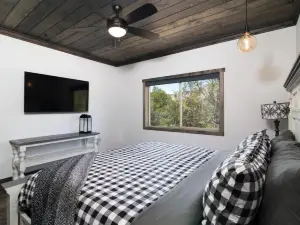 Overlook Cabin. Romantic Views Fire Pit/Hot Tub & Zion Adventure