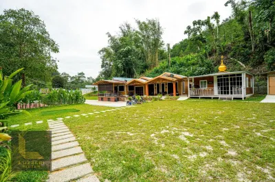Luzzeri Legasi Zeeman Hulu Langat Guesthouse