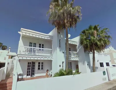 Le Family Palms My Home Hotel dekat Monumento Cesar Manrique
