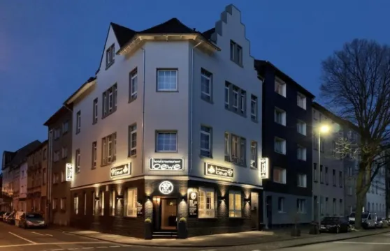 祖姆魯文餐廳酒店