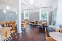 Lochranza Youth Hostel - breakfast