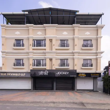 Pravasa Stay Near Luv Kush Square