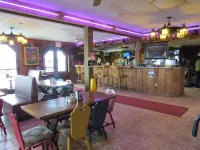 Dockside Suites - bar