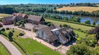 The Dinney B&B - parking