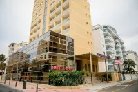 Hotel Biarritz فنادق في Grau i Platja